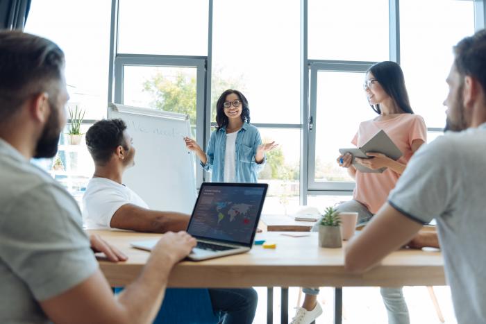 Feedback – wprowadzenia kultury informacji zwrotnej w organizacji – szkolenie dla wewnętrznych trenerów/ ambasadorów feedbacku